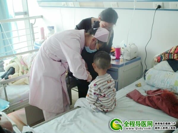 徐州儿童医院内分泌科医生护理矮小症儿童