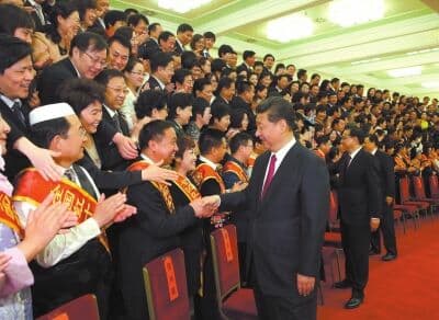 习近平、李克强、刘云山等在人民大会堂会见中国红十字会第十次全国会员代表大会代表。