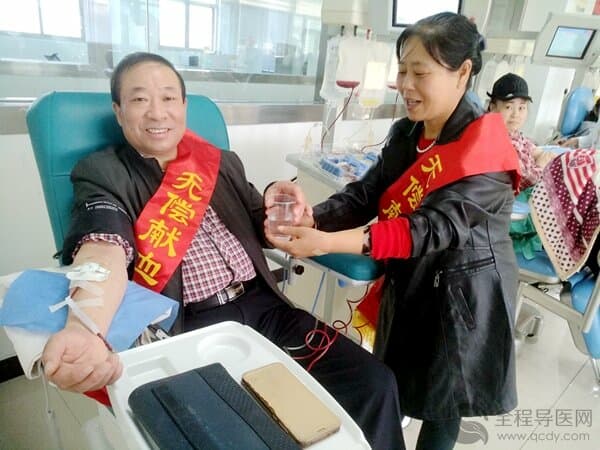 庆建国70年 徐州心连心献血部团体捐献血小板