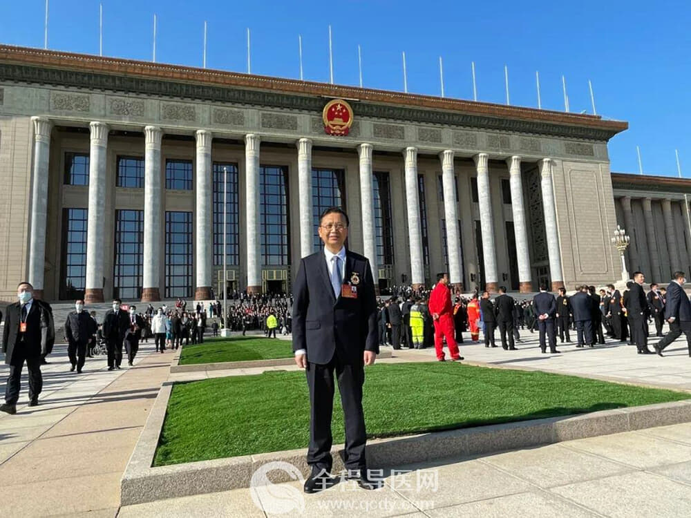 百年矿医第一人！徐矿总医院荣良群院长荣获“全国劳模”光荣称号！