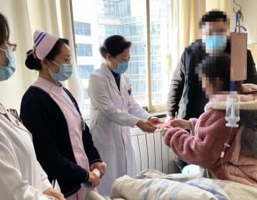 徐州妇幼保健院门诊医生拒收患者红包显医德