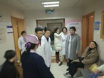 徐州市妇幼保健院领导慰问坚守岗位的一线职工