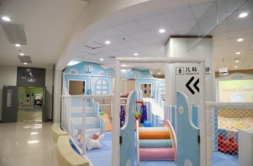 市肿瘤医院儿科戈平：宝宝持续高热关注口咽部检查 正确辨识疱疹性咽峡炎