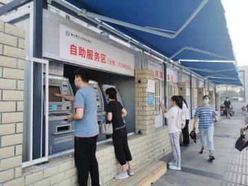 徐医附院本部门诊对外核酸采集点启用 采核酸、打报告无需入院