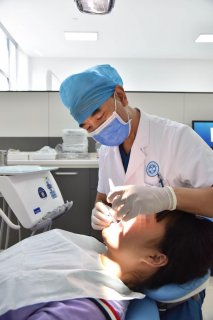 关于口腔健康常见误区,你中招了吗?市一院专家张红闯做客“名医大讲堂”