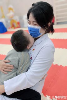 徐州市一院康复医学科与福利院“能宝柯柯”的温暖邂逅