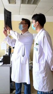 轻轻摔了一下 连饮料瓶盖都拧不动了,徐矿总医院骨科专家“力腕狂澜”