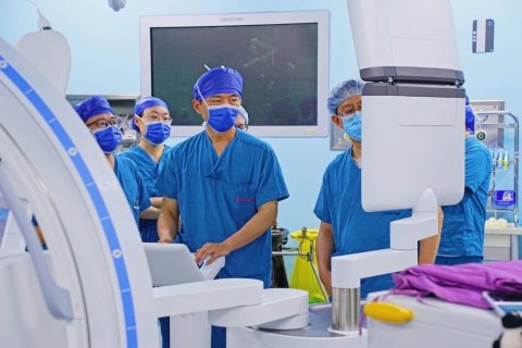 徐医附院胸外科成功完成亚洲首例Ion支气管镜机器人定位手术