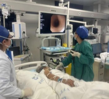 70岁患者大出血危在旦夕，北京地坛医院徐州医院急诊内镜手术化险为夷