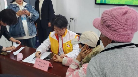 徐州市中医院专家医疗队深入贾汪区各基层医疗机构开展巡回医疗