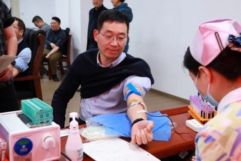 徐州市疾控中心(市卫生监督所)开展无偿献血活动