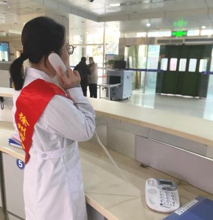 徐州市妇幼保健院开展门诊导医志愿活动