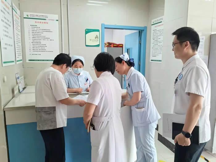 江苏省与徐州市急诊医学专业质量控制中心专家莅临市东方人民医院指导工作