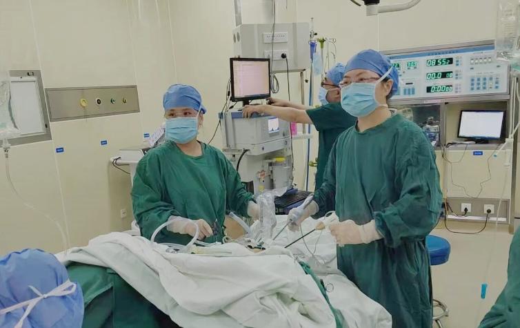 22岁未婚女性子宫藏30余枚肌瘤！徐州市妇幼保健院微创手术取出“定时炸弹”