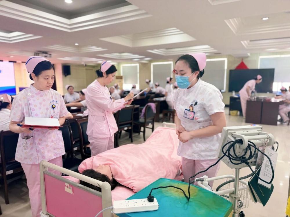 徐州市妇幼保健院举办2026年第二季度年轻护士技能大赛