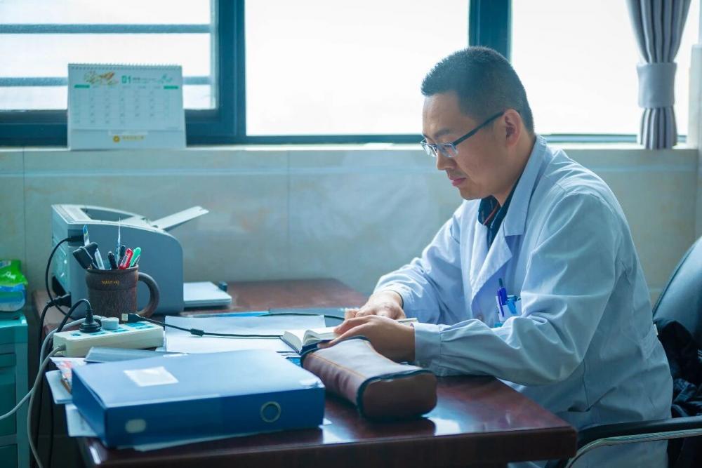 祝贺！徐州市东方人民医院张鹏主任荣获“全省先进医疗卫生工作者”称号