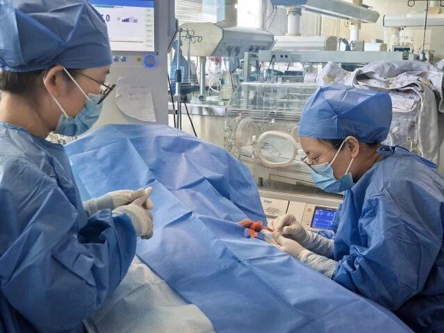 徐州市妇幼保健院首例1.0Fr PICC 为900g“掌心宝宝”打通生命通道