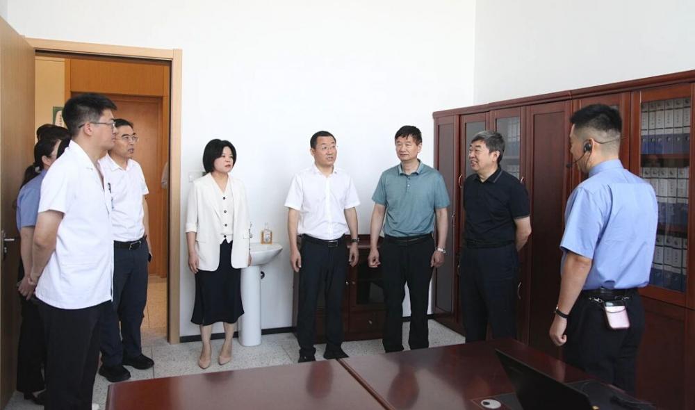 省人大常委会、省检察院联合调研组莅临徐州市东方人民医院开展强制医疗工作专项调研
